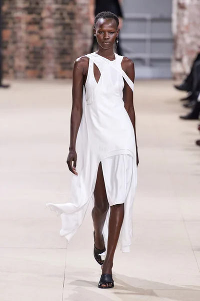 Look 12
